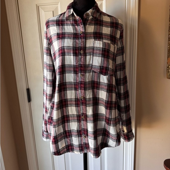 Abercrombie and Fitch Plaid Button-Up Shirt - Red, White & Black NWOT - Picture 2 of 9